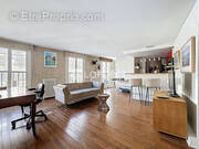 Appartement à PARIS-8E