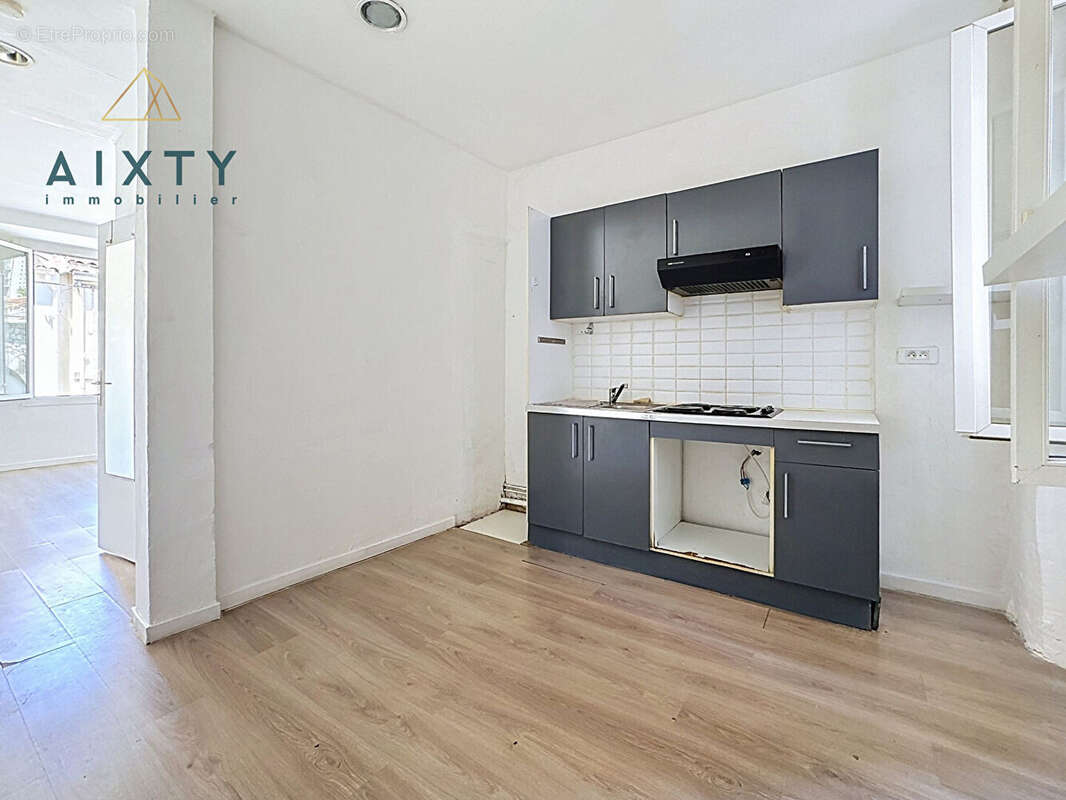 Appartement à MARSEILLE-5E