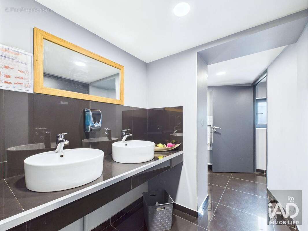 Photo 7 - Commerce à PROUVY