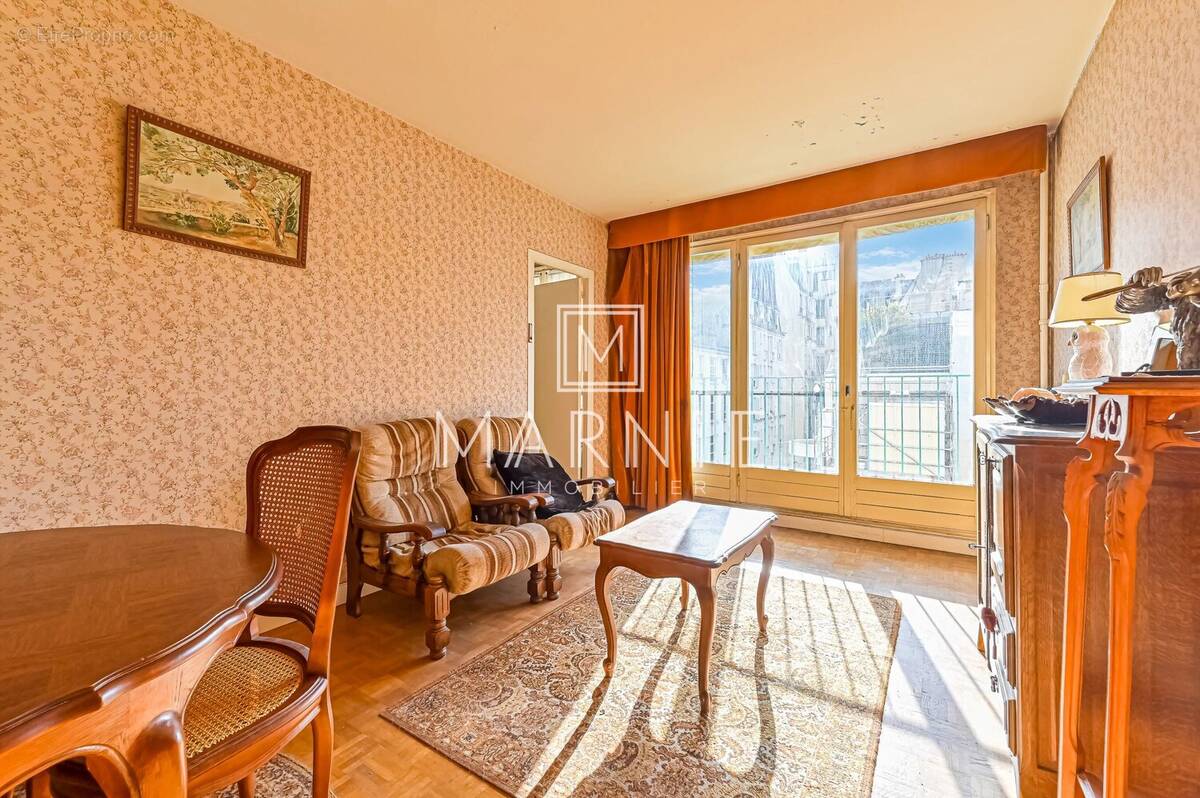 Appartement à PARIS-15E