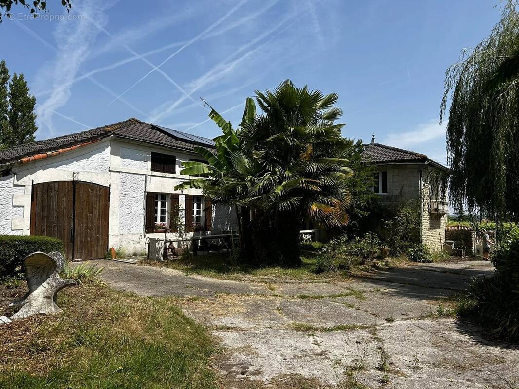 Maison à JONZAC
