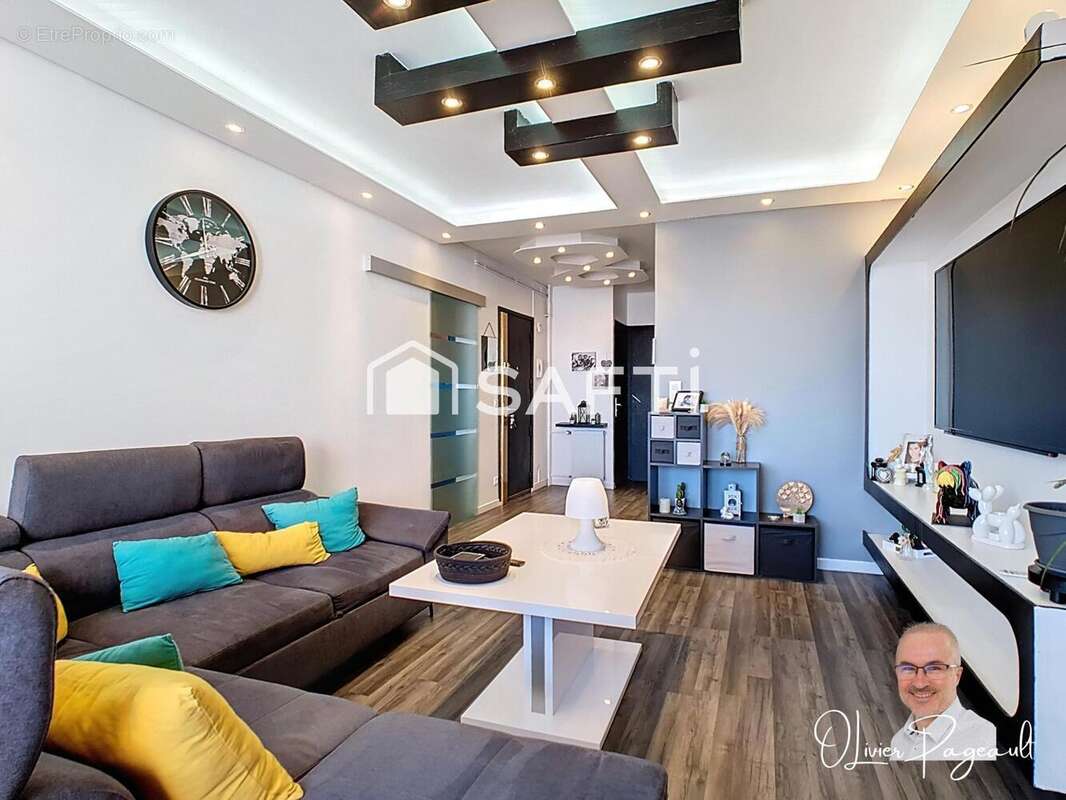 Photo 2 - Appartement à LYON-8E