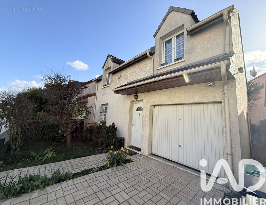 Photo 1 - Maison à PIERREFITTE-SUR-SEINE