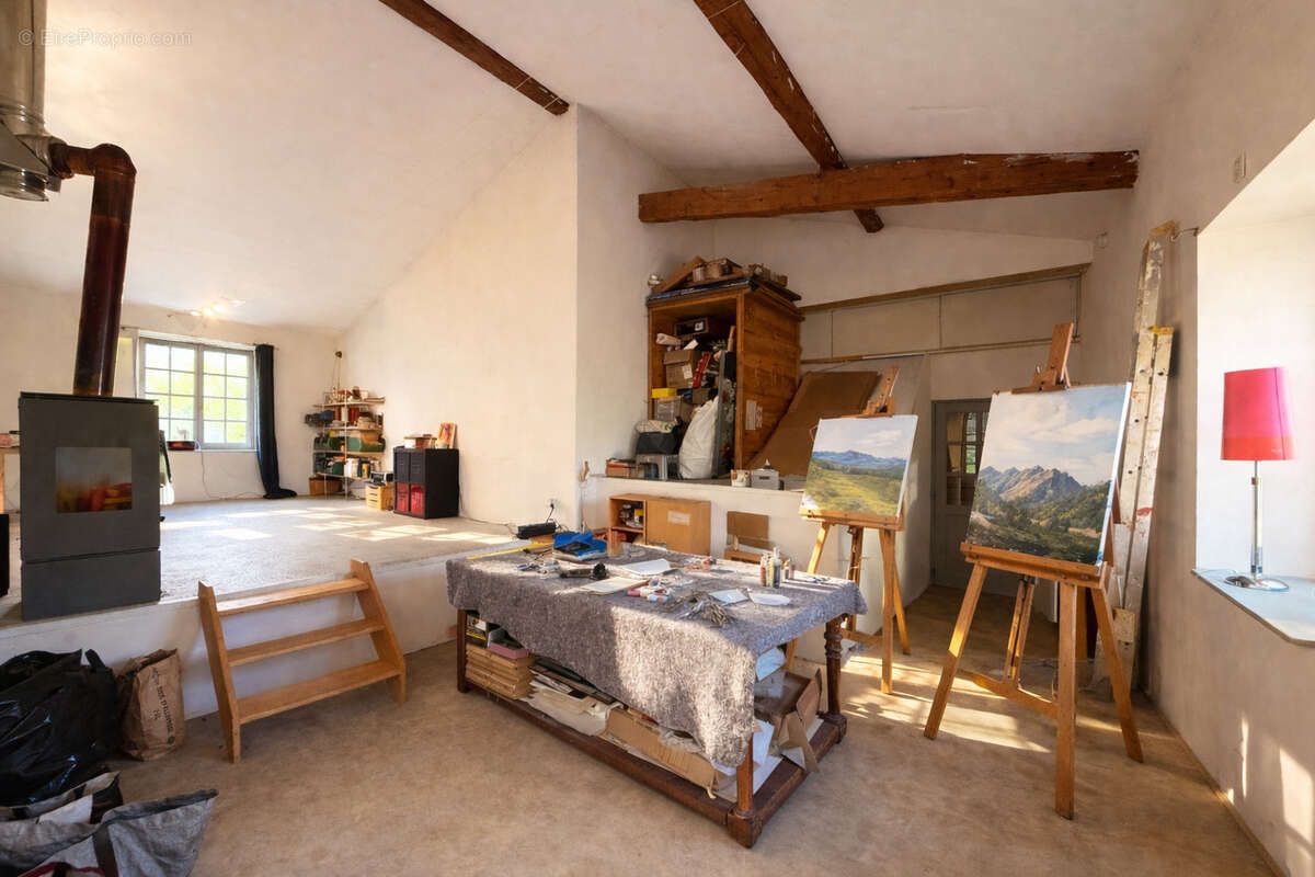 Maison à MACLAS
