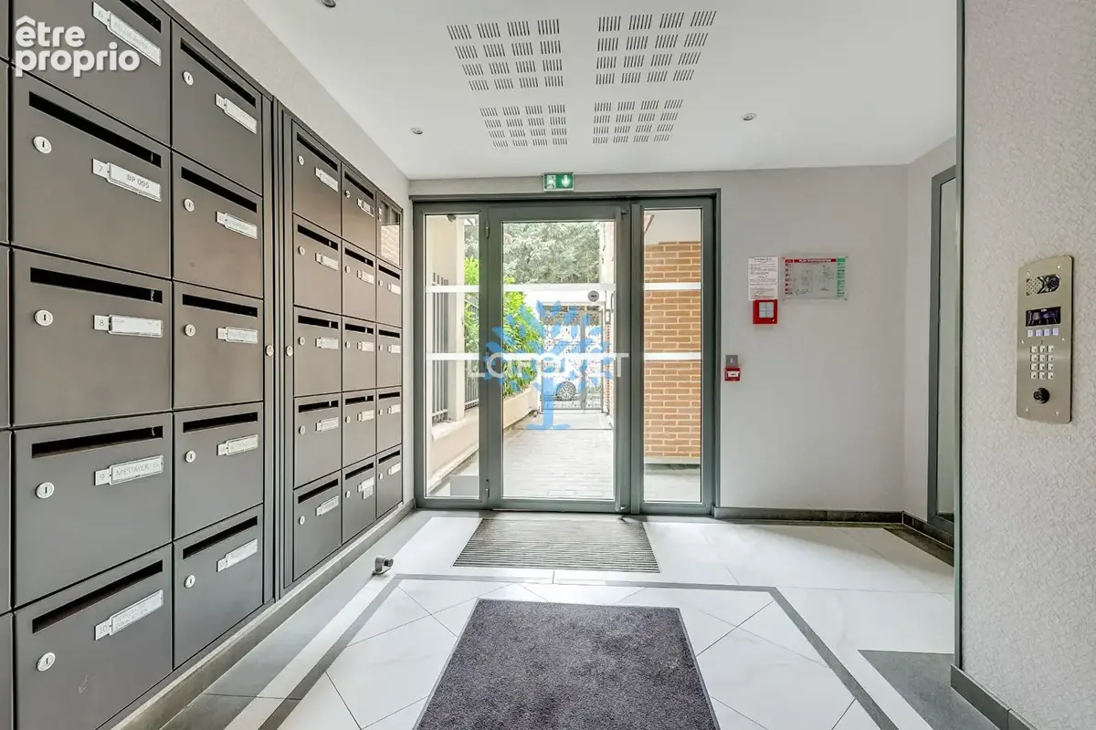 A vendre - Grand studio moderne de 34m2 avec jardin - photo 5