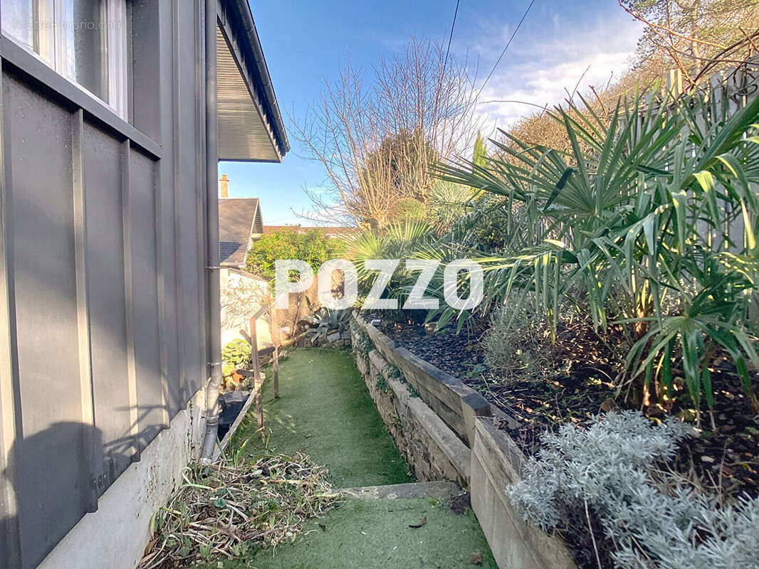 Maison à JULLOUVILLE