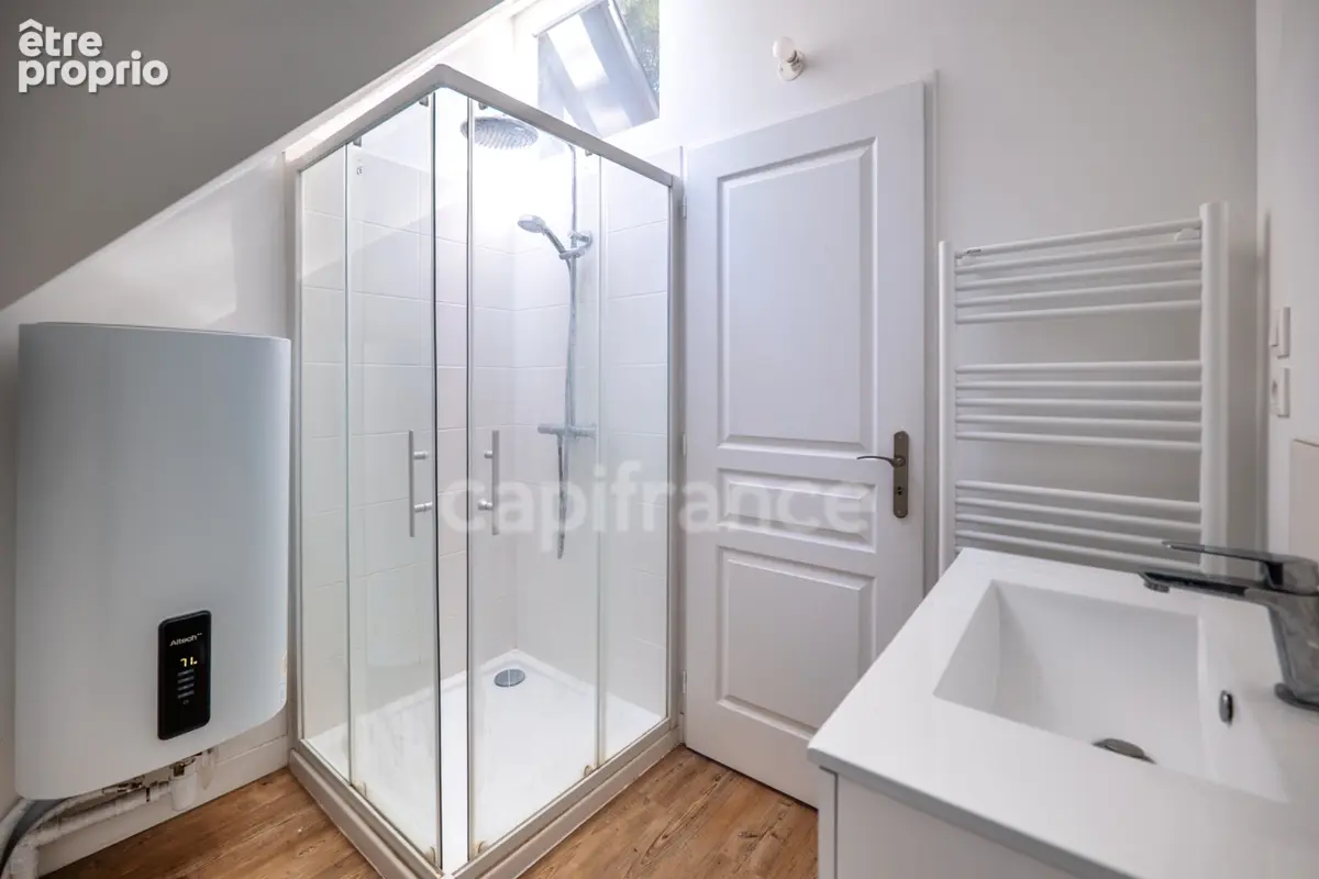 Versailles, A VENDRE MAISON RENOVEE  de 110 m2 au sol- 4 chambres- JARDIN- CALME et proximité des commodités - photo 14