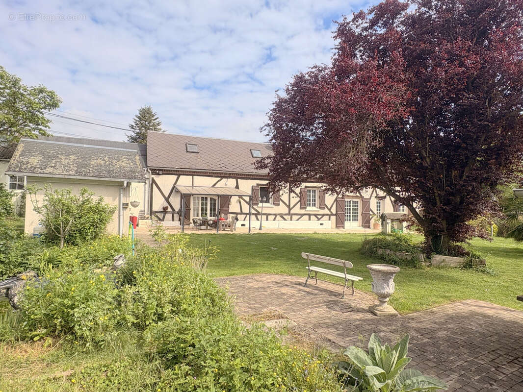 Maison à SAINTE-GENEVIEVE
