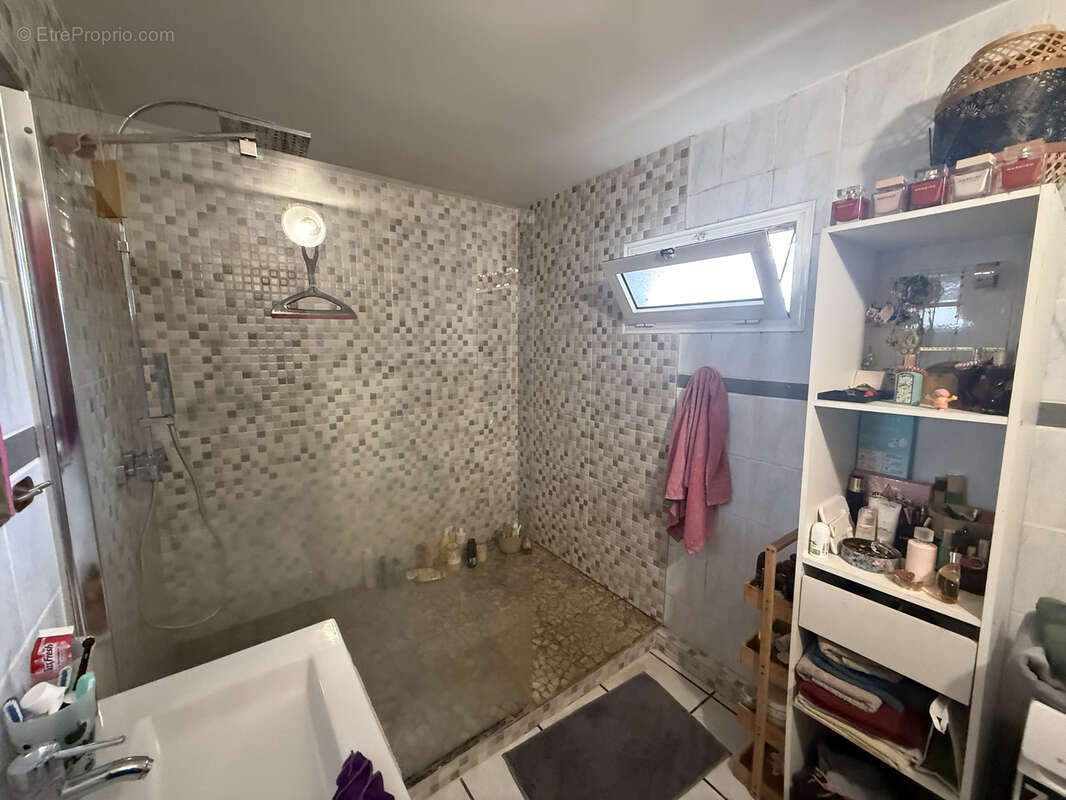 À vendre   appartement f3/4 de 98 m2 avec jardin à la saline les hauts  vendu loué - photo 7
