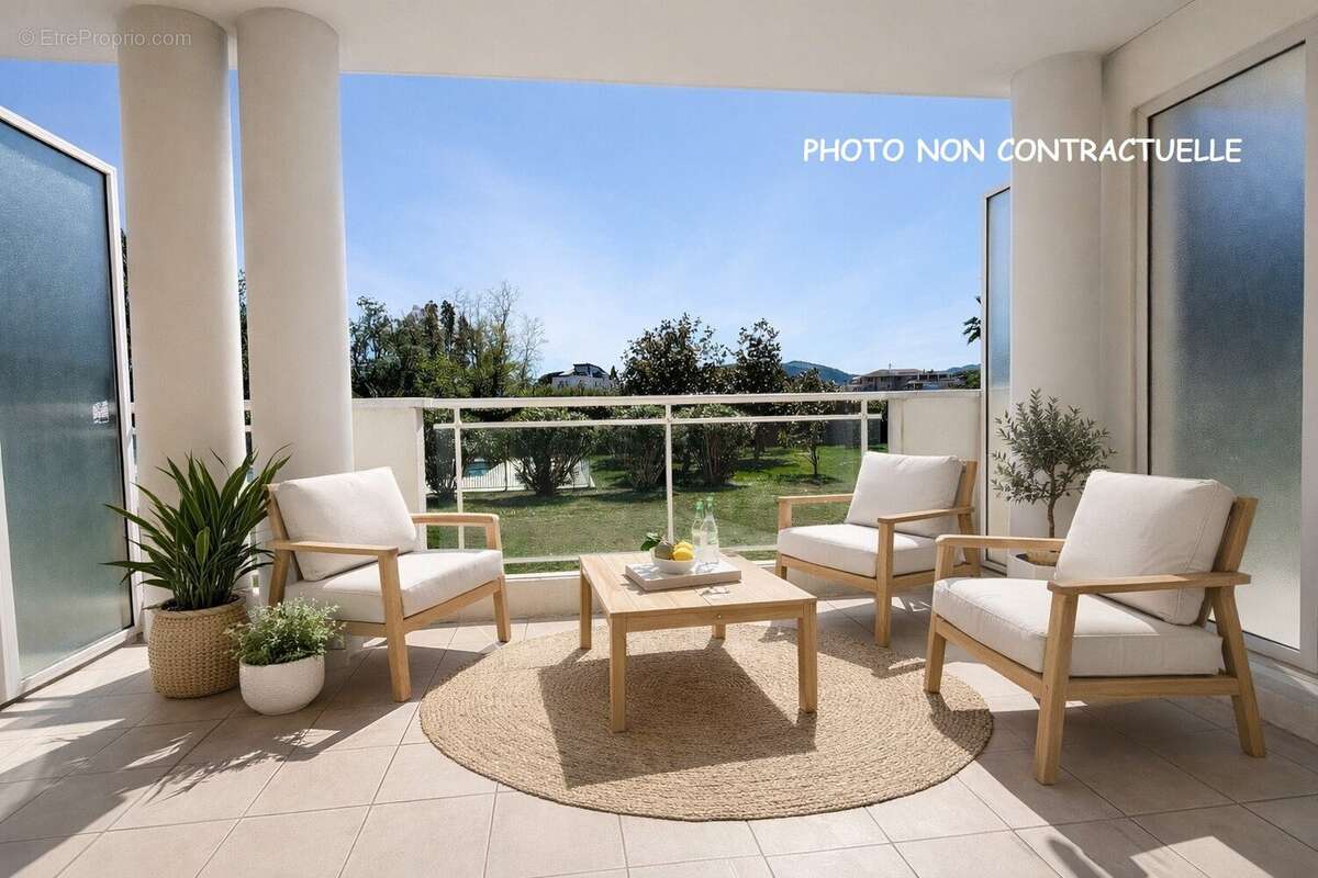 Appartement à MANDELIEU-LA-NAPOULE