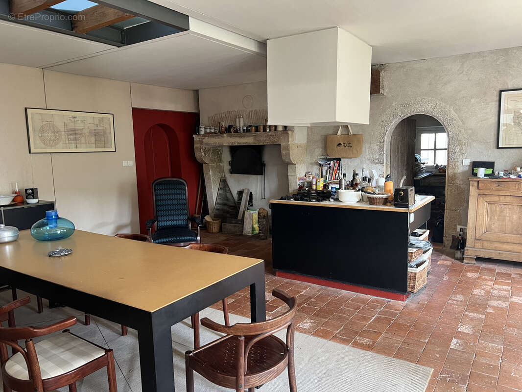 Maison à VARENNES-VAUZELLES