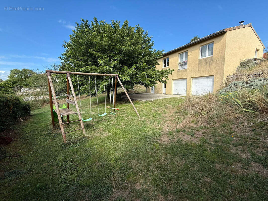 Maison à SAINT-ROMAIN-DE-LERPS