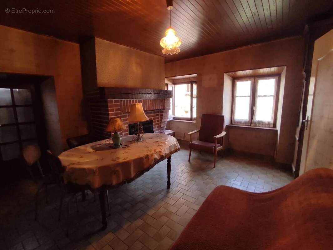 Maison à ORADOUR-SUR-VAYRES