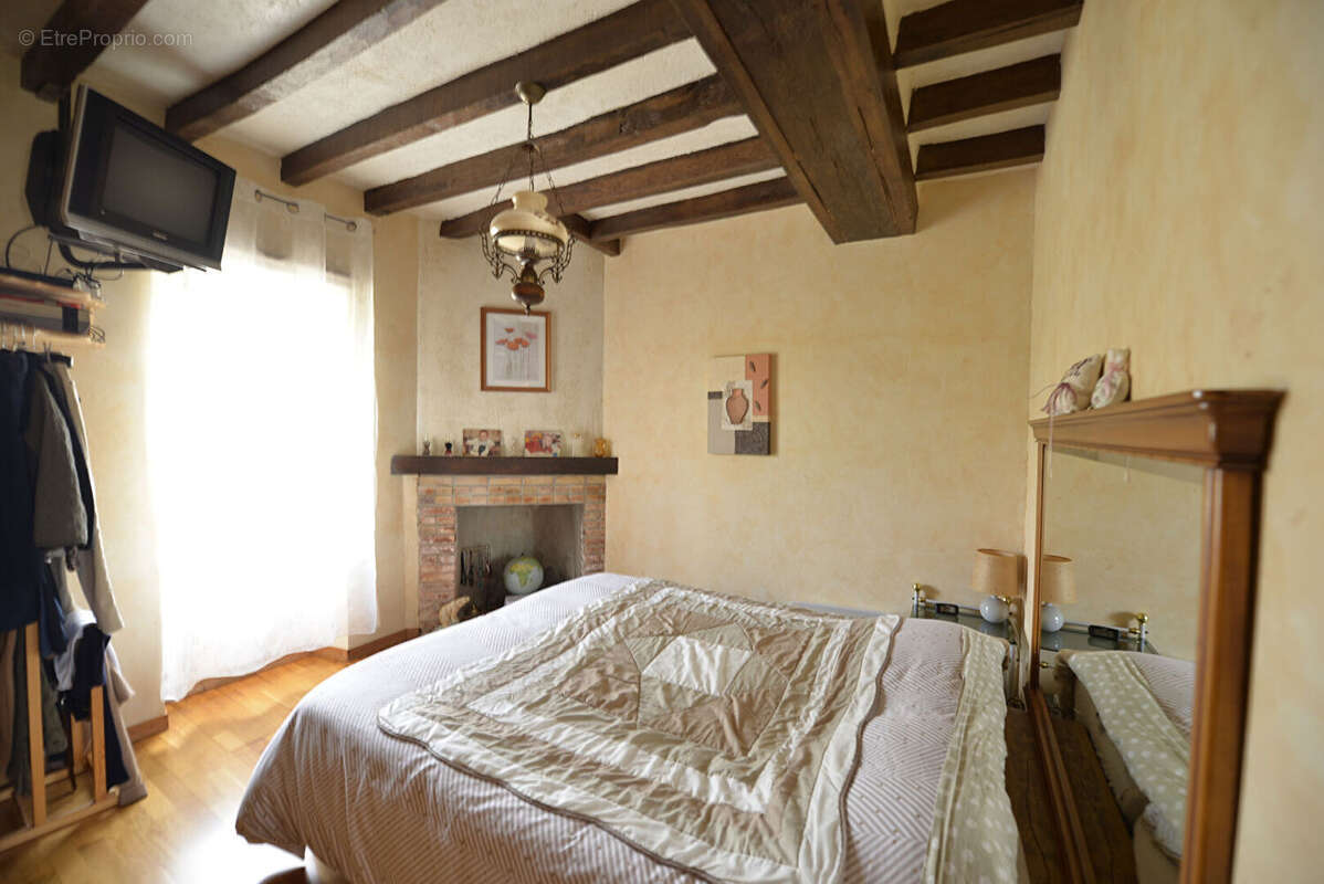 Maison à FROMENTIERES