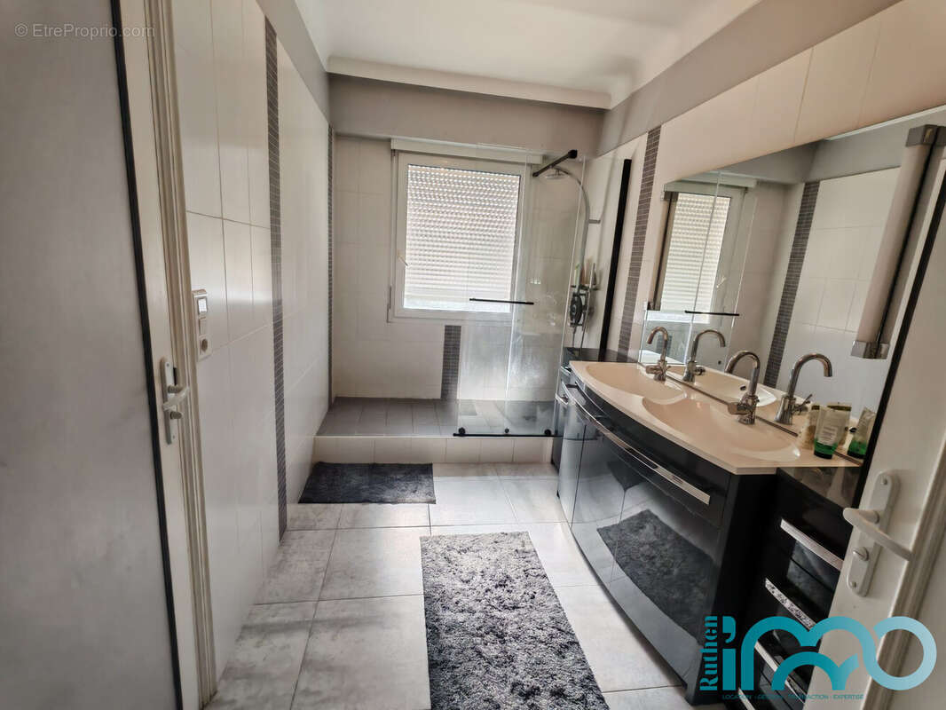 Maison à RIEUPEYROUX