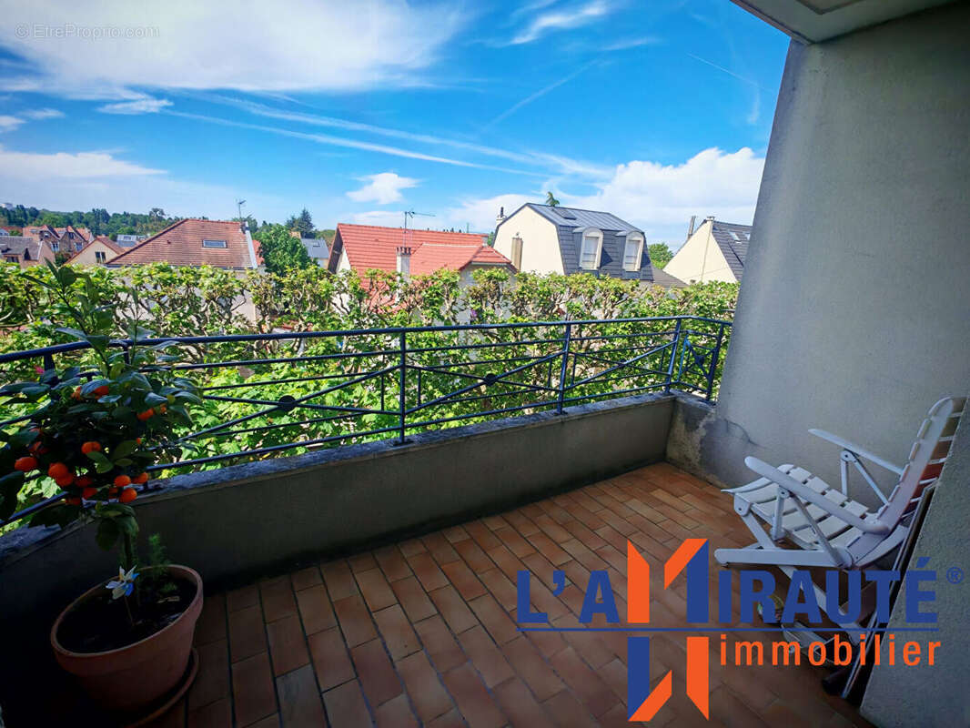 Appartement à SARTROUVILLE