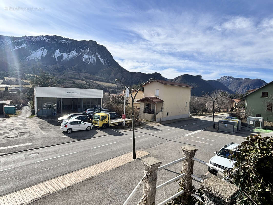 Appartement à ESPINASSES