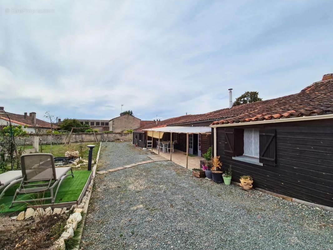 Maison à BRIE-SOUS-MATHA