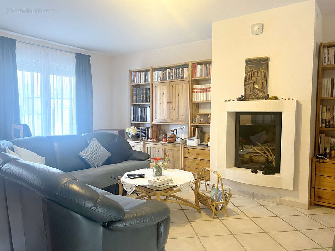 Maison à COLLONGES-SOUS-SALEVE