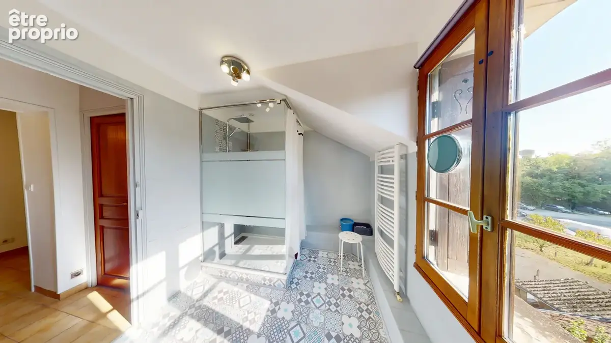 NOUVEAU PRIX   Amboise Centre : maison familiale quatre Chambres avec jardin et dépendance - photo 5