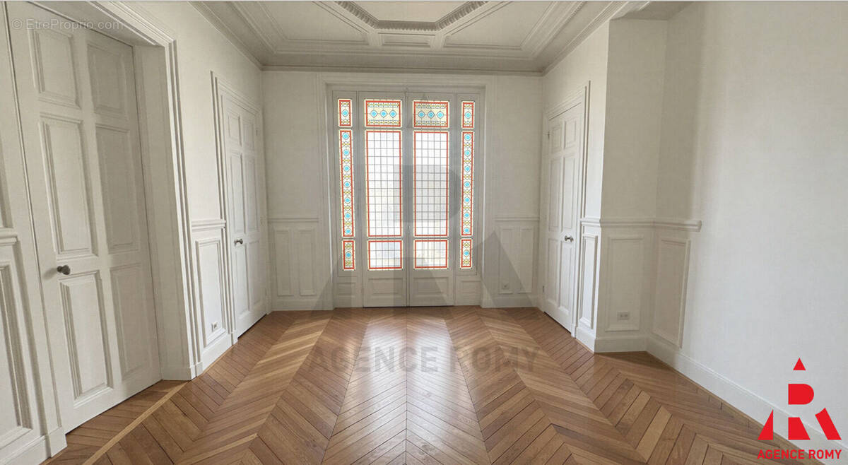 Appartement à VERSAILLES