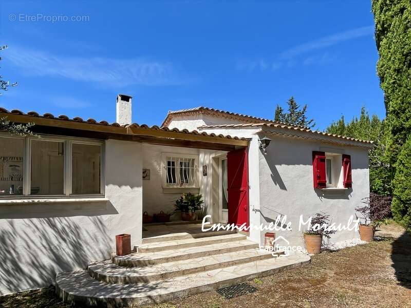 Maison à BAGNOLS-EN-FORET