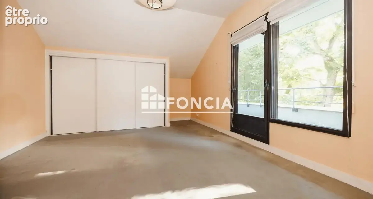 SAINT-GRÉGOIRE – Centre-ville - Appartement de 104 m2 avec terrasse de 30 m2 en dernier étage - photo 13