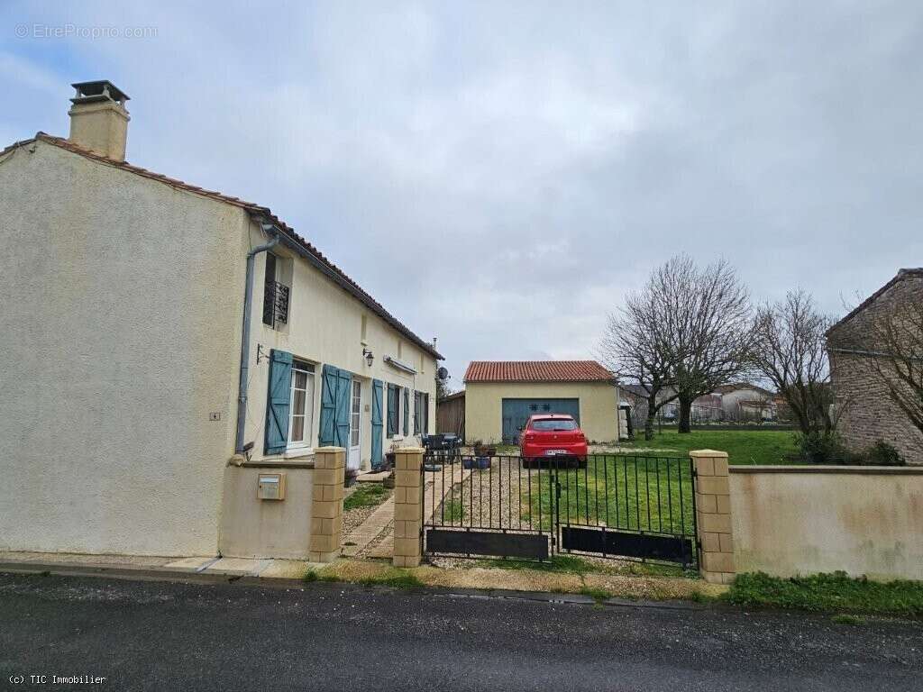 Maison à VILLEFAGNAN