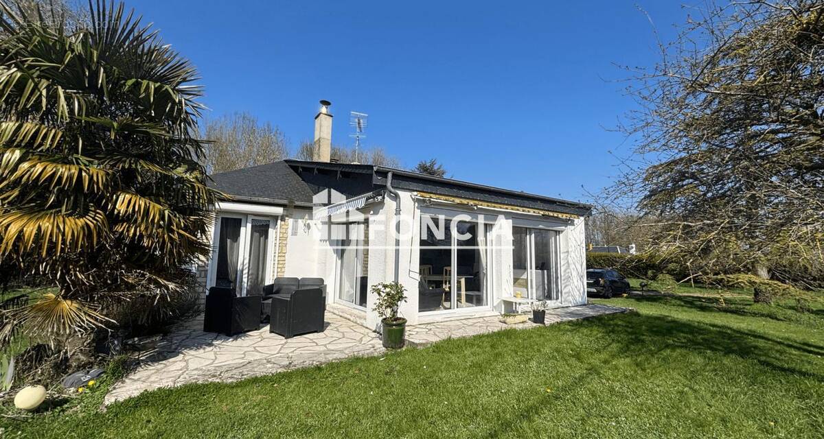 Maison à LE VAL-DAVID