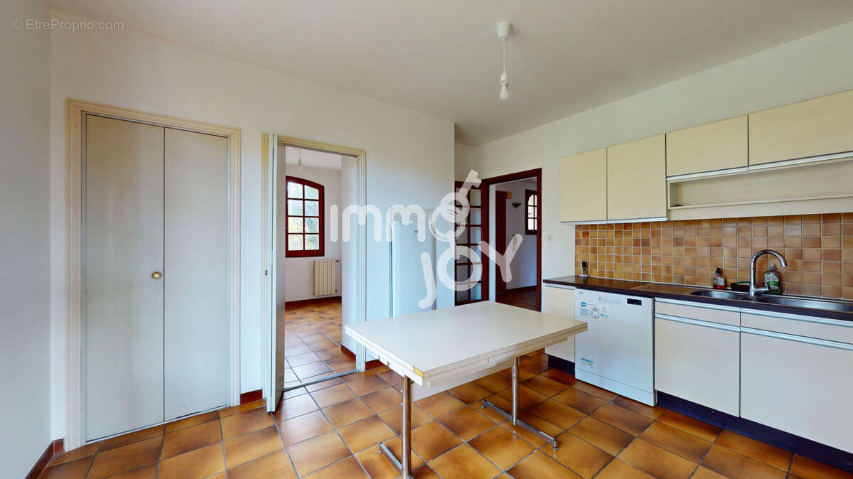 Roques - Grande villa familiale avec sous-sol et terrain piscinable - photo 6