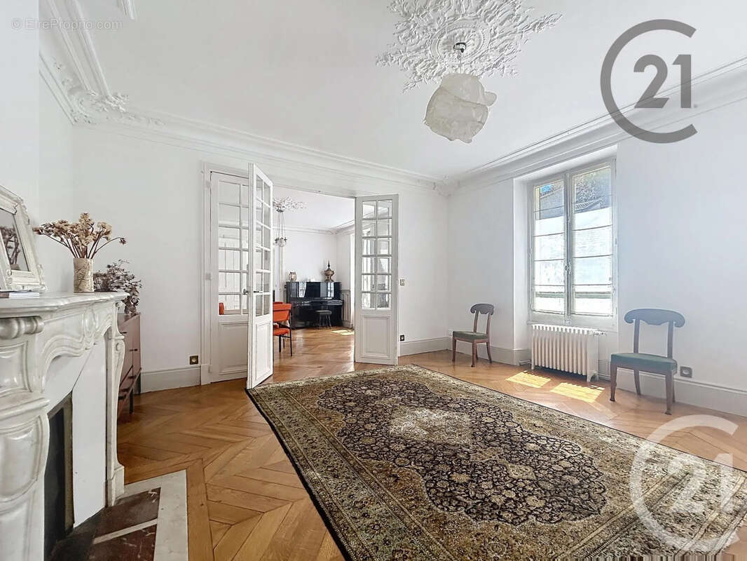 Appartement à FONTAINEBLEAU