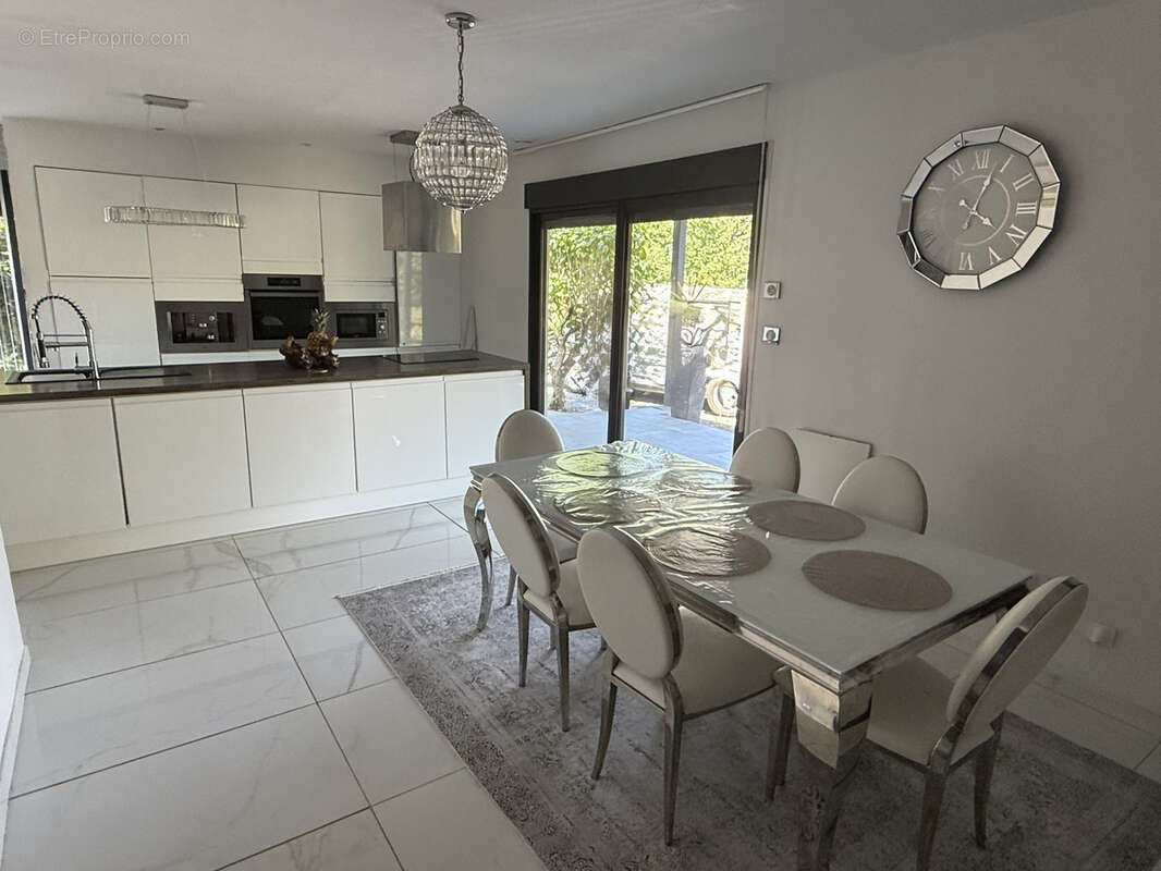 Maison à SAINT-GENCE