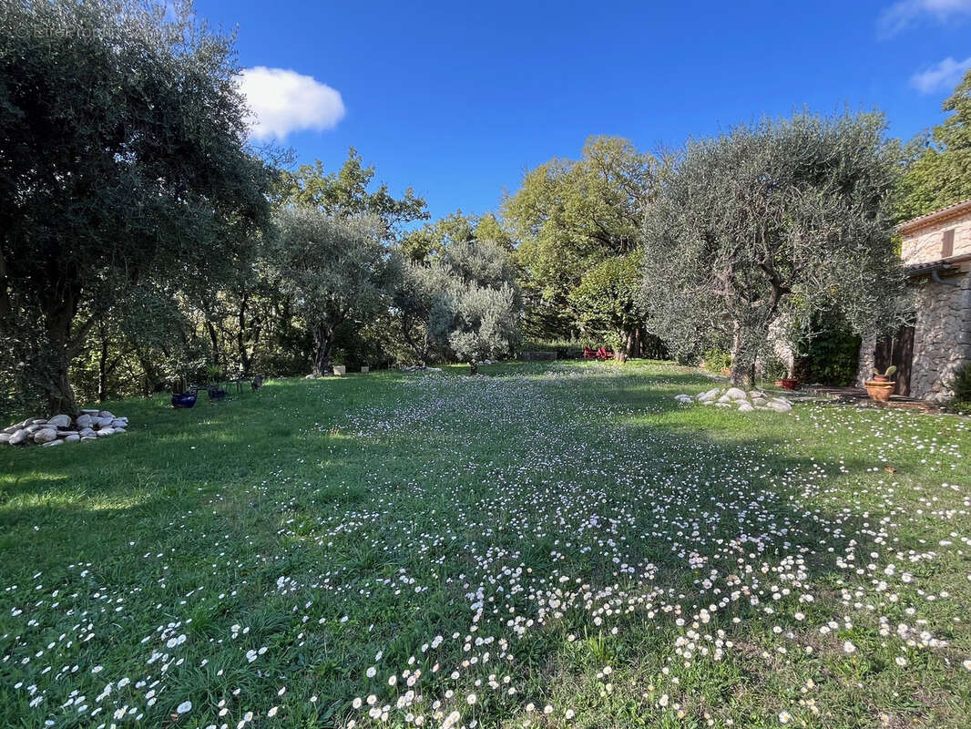 Maison à SAINT-VALLIER-DE-THIEY