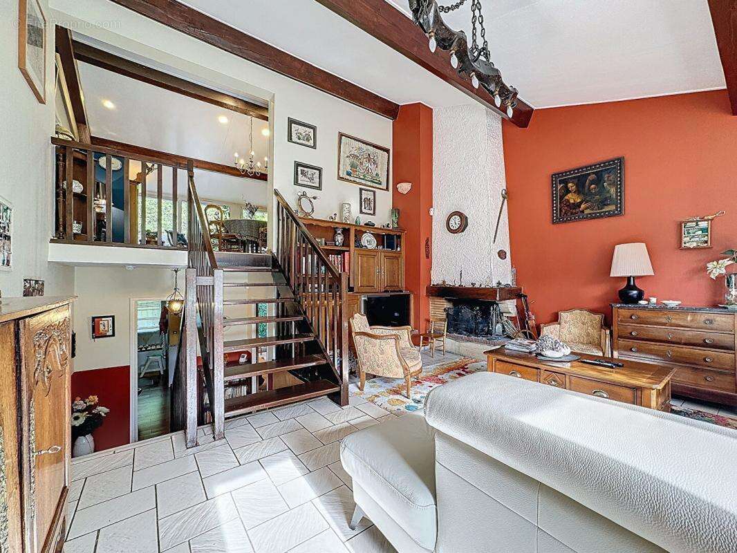 Maison à CHATEL-SAINT-GERMAIN