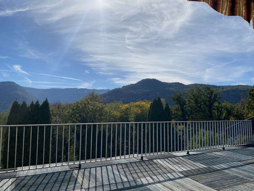 Maison à AVIGNON-LES-SAINT-CLAUDE