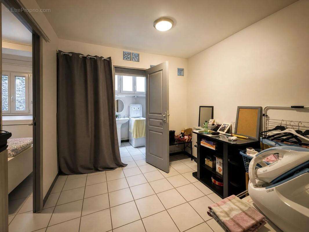 Immeuble de 9 pièces de 180 m² à Béziers (3 T2 et 1 T3-duplex) - photo 12