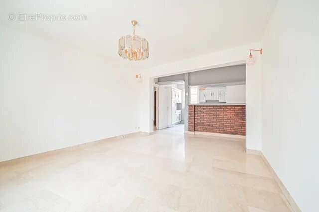 Exclusivité : Grand Duplex en plein centre de Rueil Malmaison - photo 2