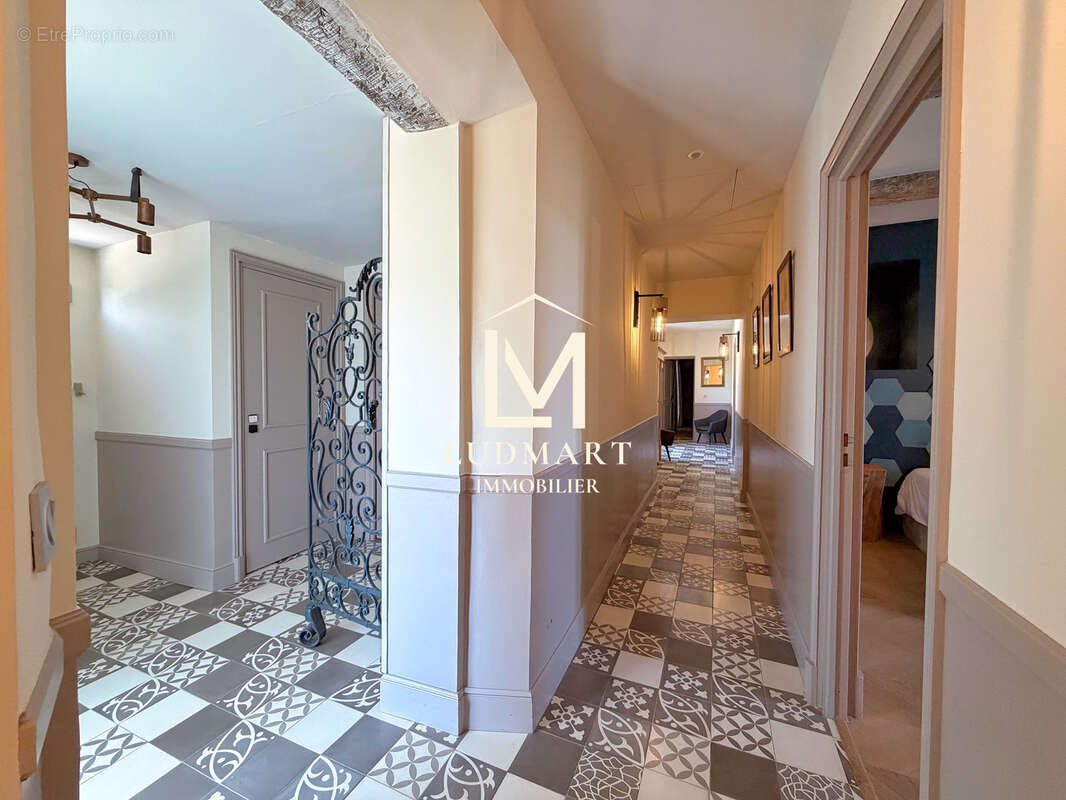 Propriété de caractère avec ancienne bergerie rénovée, piscine et 7,5 hectares en Provence - photo 27