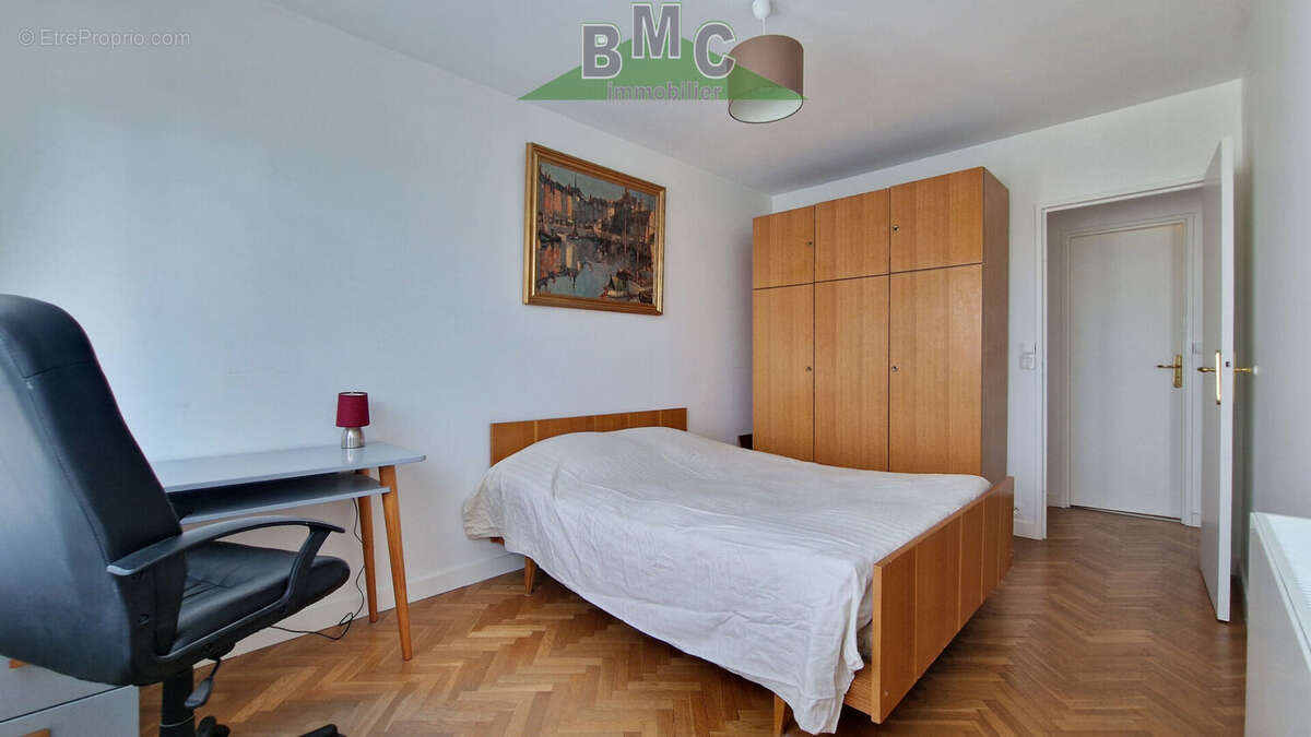 Appartement à LE PLESSIS-BOUCHARD