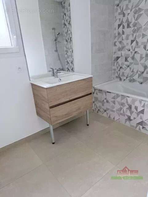 Maison à EYZIN-PINET