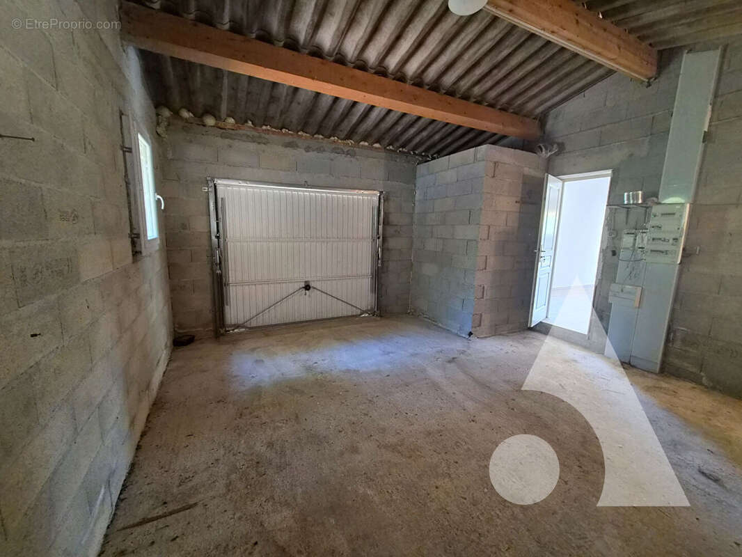SILLANS-LA-CASCADE ? Maison de plain-pied de 88 m² sur terrain de 1.500 m² ? 282.000 - photo 14