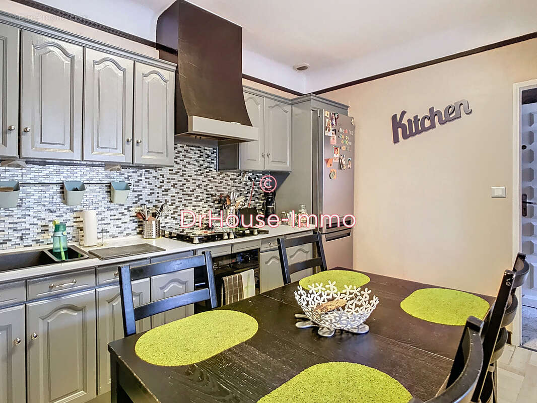 Maison à SAINT-VICTORET