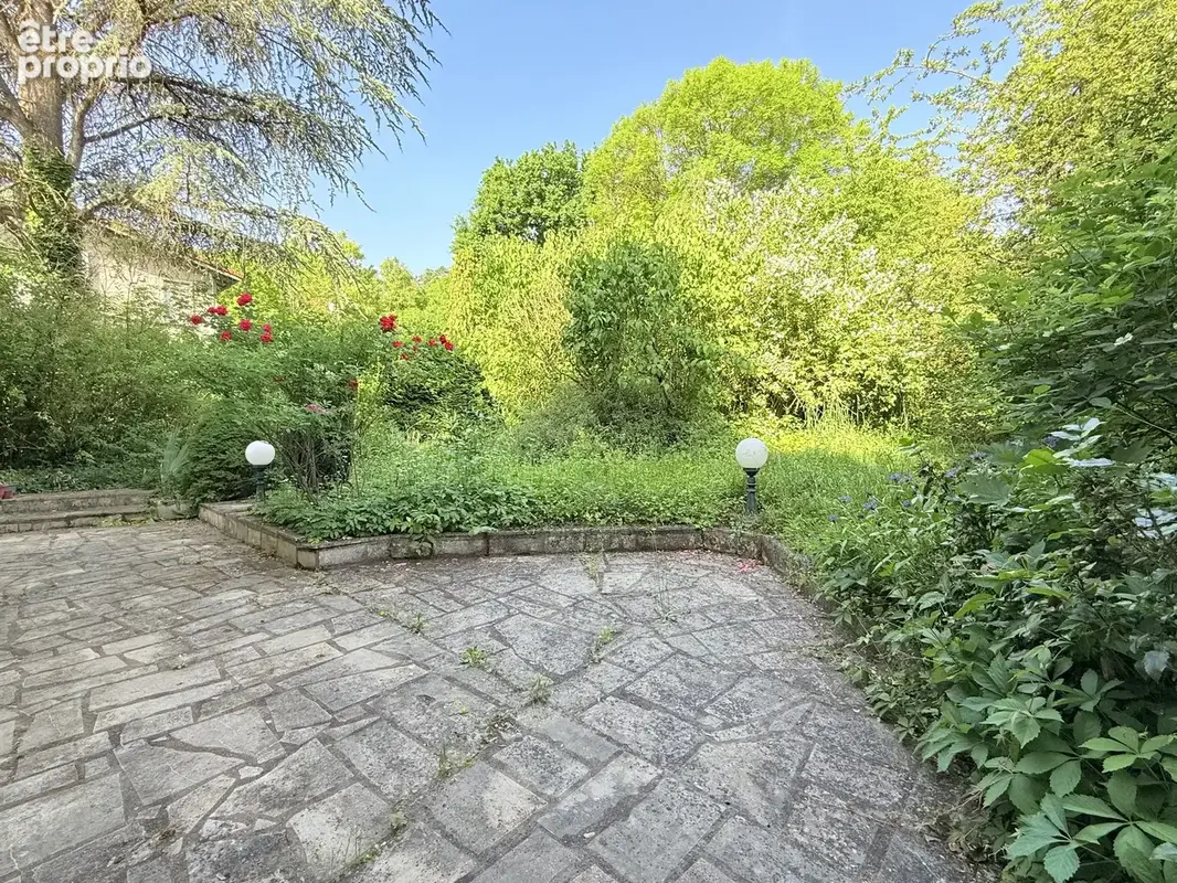 Maison familiale avec grand jardin arboré   Le Ban-Saint-Martin, secteur recherché - photo 3
