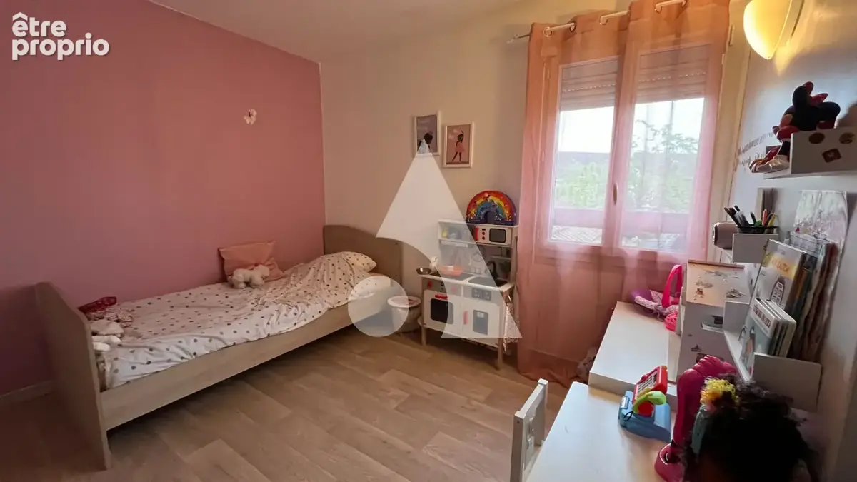 Spacieuse maison avec 3 chambres - proche Gare - photo 8