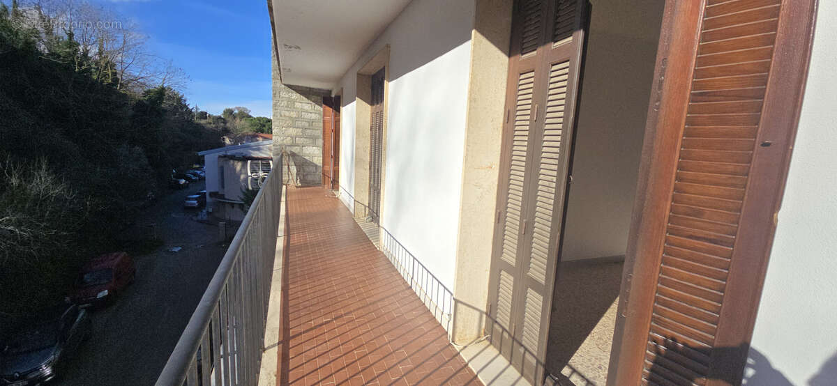 Appartement 3 chambres , 2 balcons SARTENE - photo 10