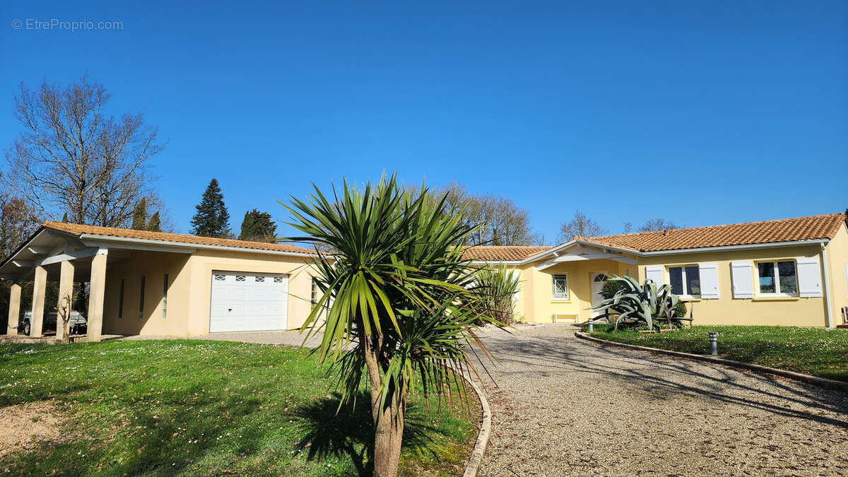 Maison à BIRAC-SUR-TREC