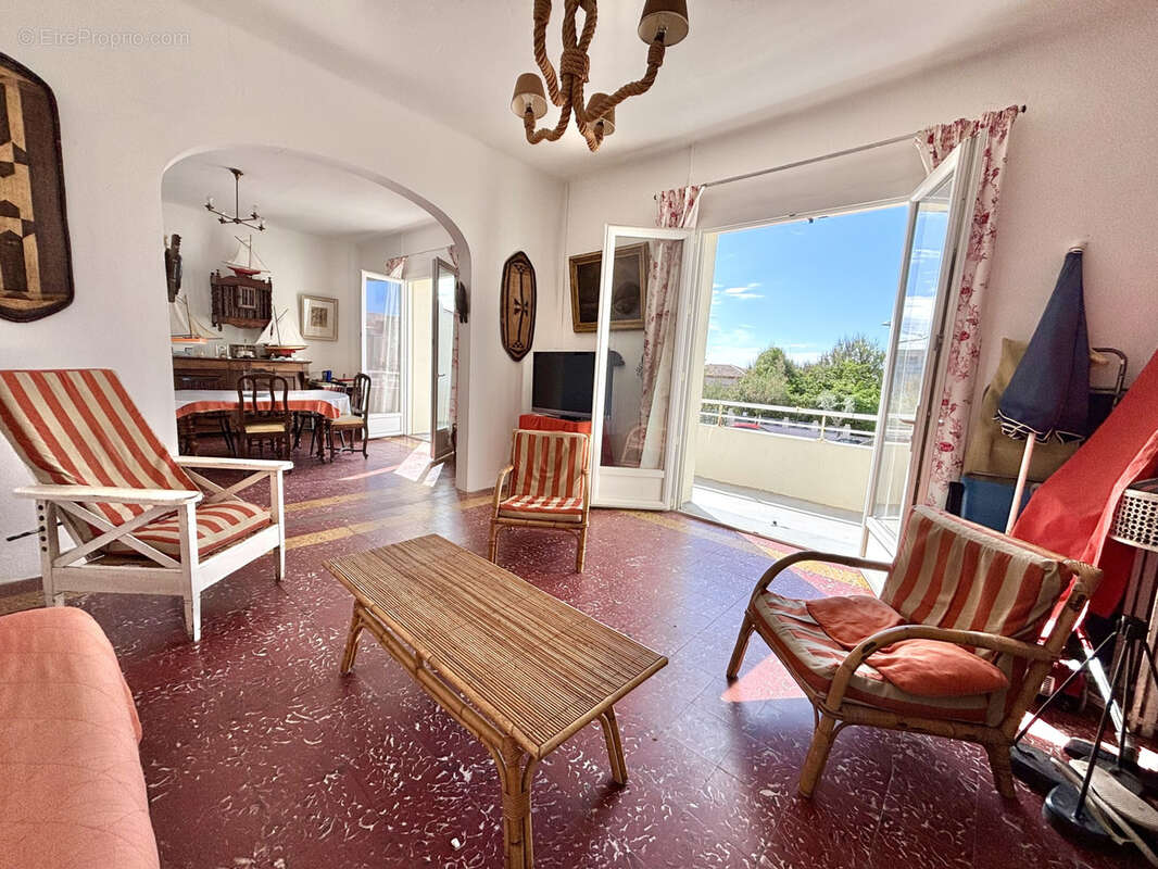 Appartement à MAUGUIO