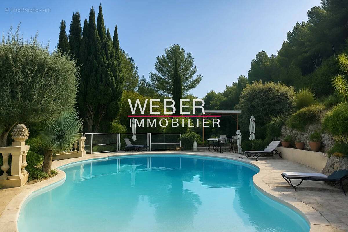 Maison à LE CASTELLET