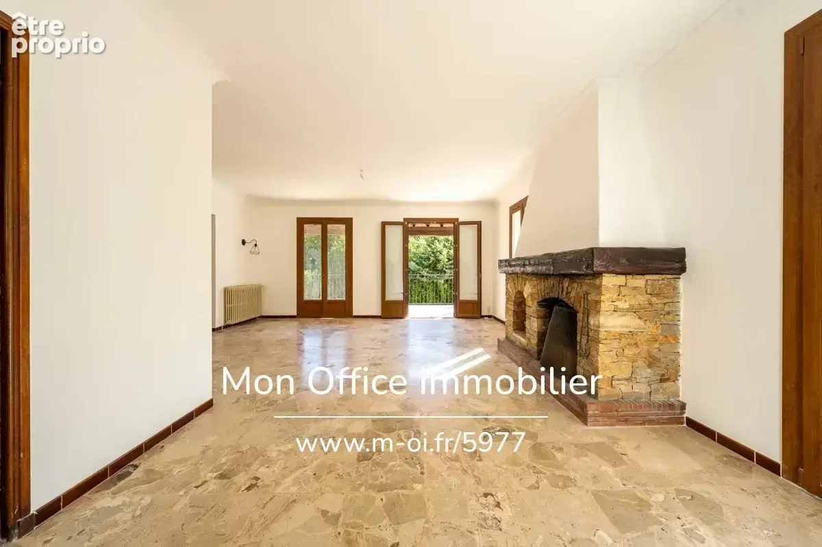 Référence : 5977-CDI. - Cabriès – Haut de villa T5 de 124 m² avec jardin, terrasse et 3 stationnements - photo 4