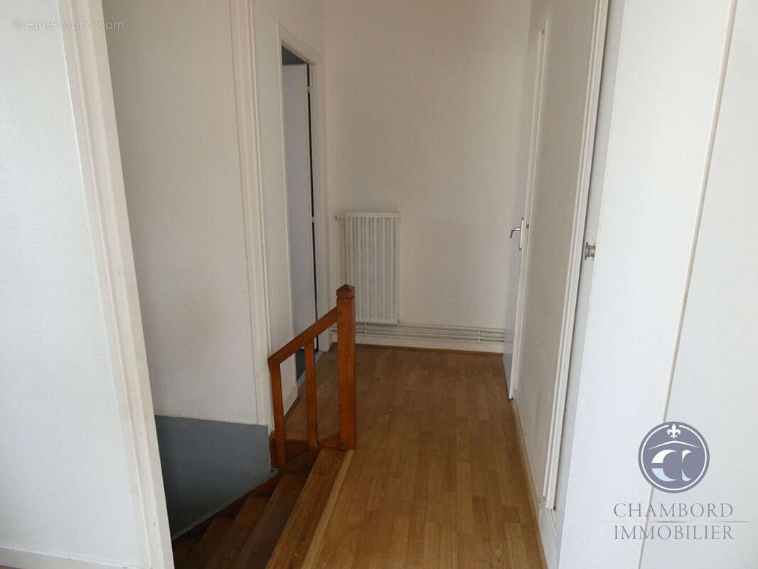 Appartement à LA CHAPELLE-SAINT-MESMIN